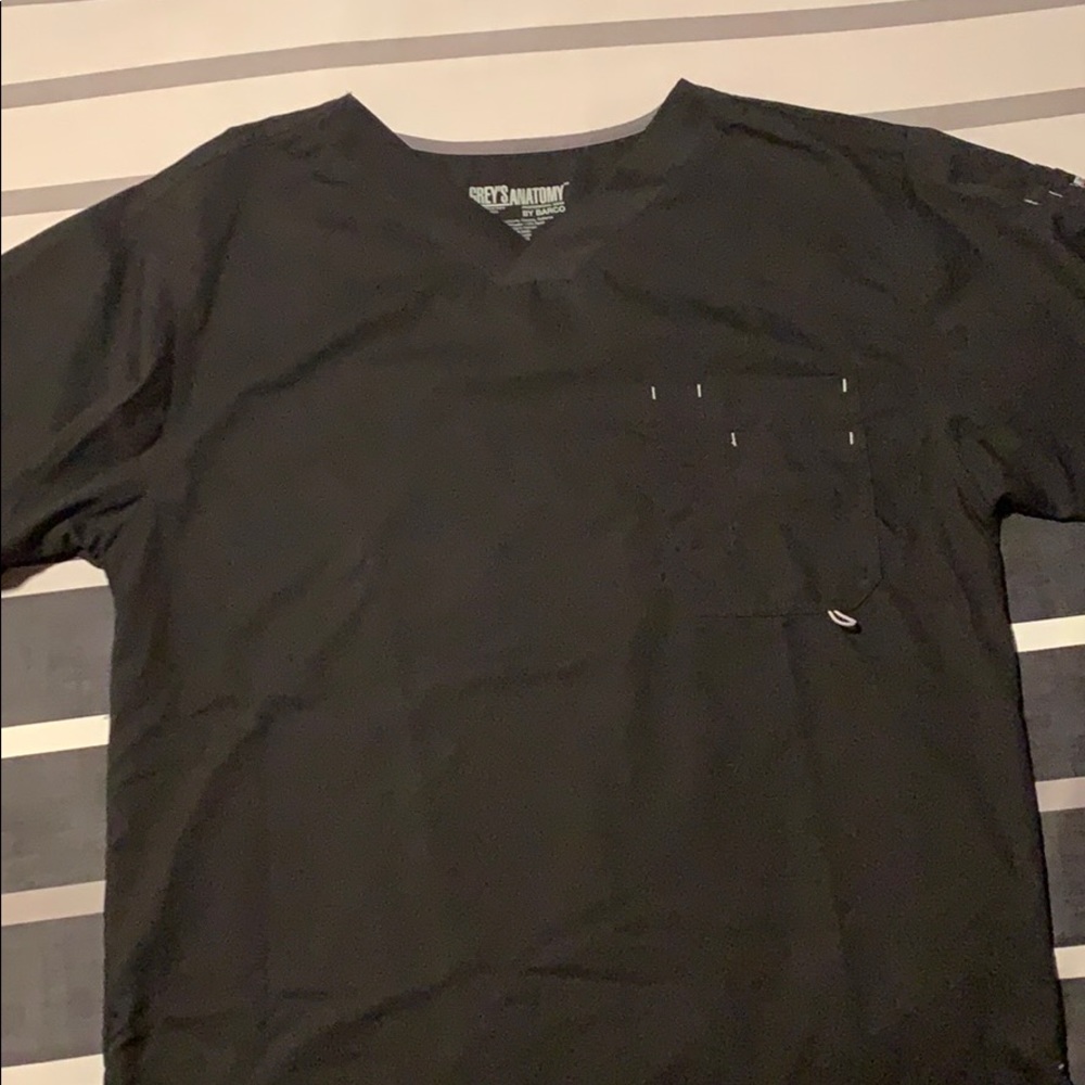 Black Grey’s Anatomy scrub top size L
